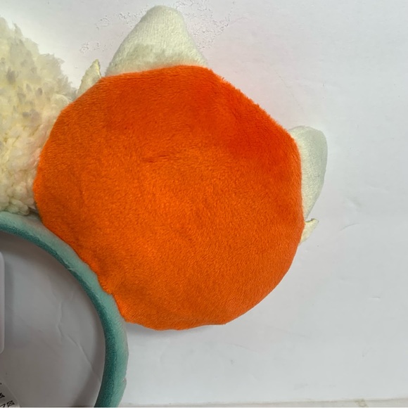 NWT. Turning Red ears. Minnie transforms the typical mouse ear headband - Picture 8 of 11